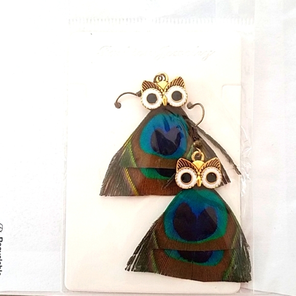 Owl Earrings with Peacock Feathers - Picture 1 of 4